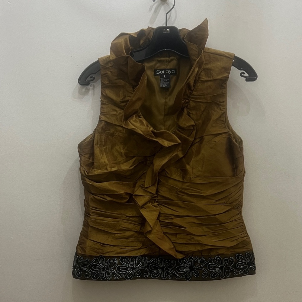 Soraya Women's Elegant Gold Ruffle sleeveless Blouse